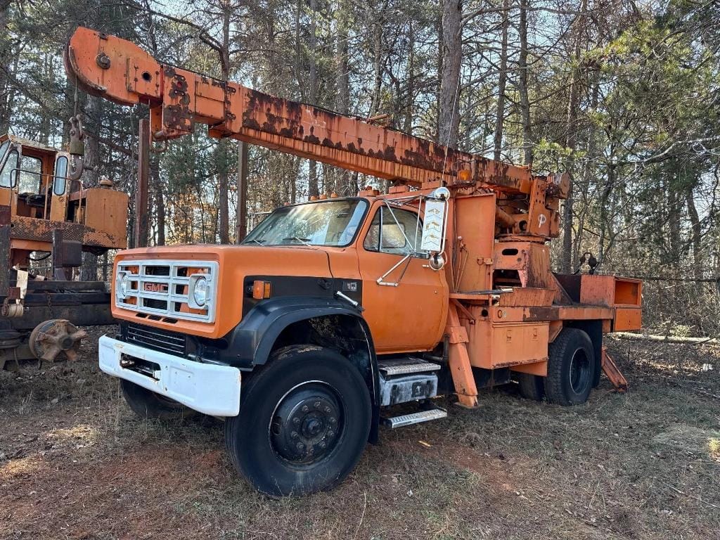 1986 GMC C7000 Equipment Image0