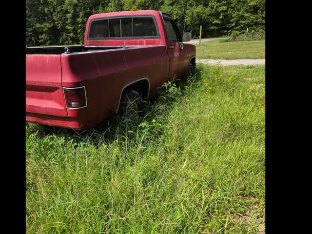 Image of GMC Sierra equipment image 4