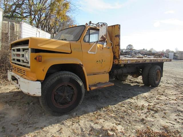 Image of GMC Sierra equipment image 1