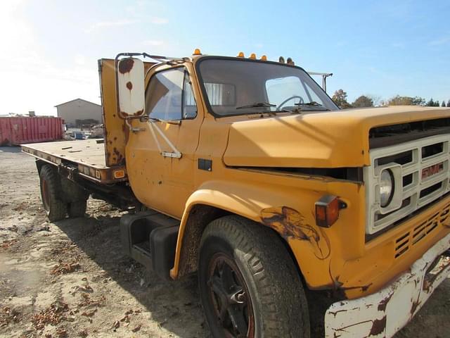 Image of GMC Sierra equipment image 3