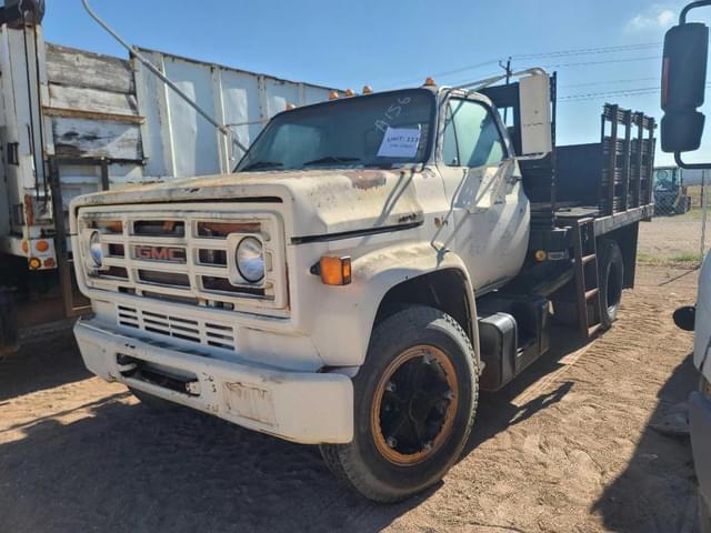 Image of GMC C6000 equipment image 1