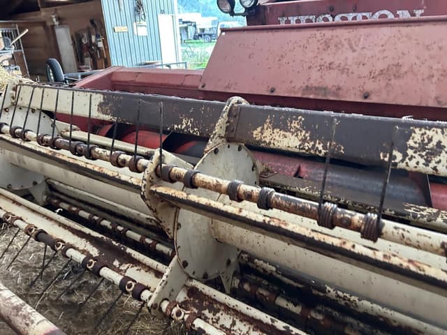 Image of Hesston 6550 equipment image 3