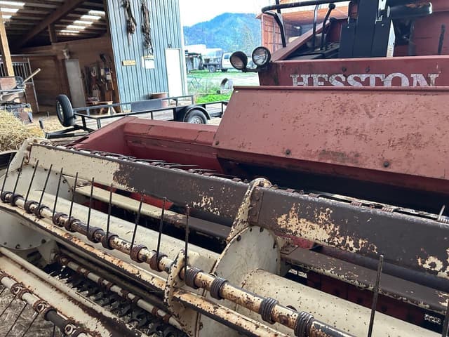 Image of Hesston 6550 equipment image 4