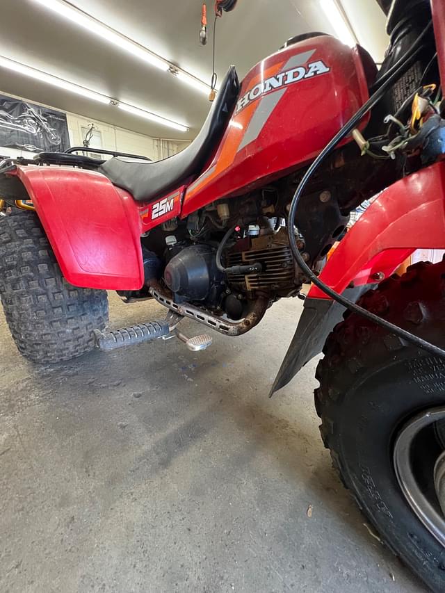 Image of Honda ATC125M equipment image 3