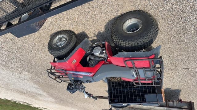 Image of Honda Fourtrax 250 equipment image 4