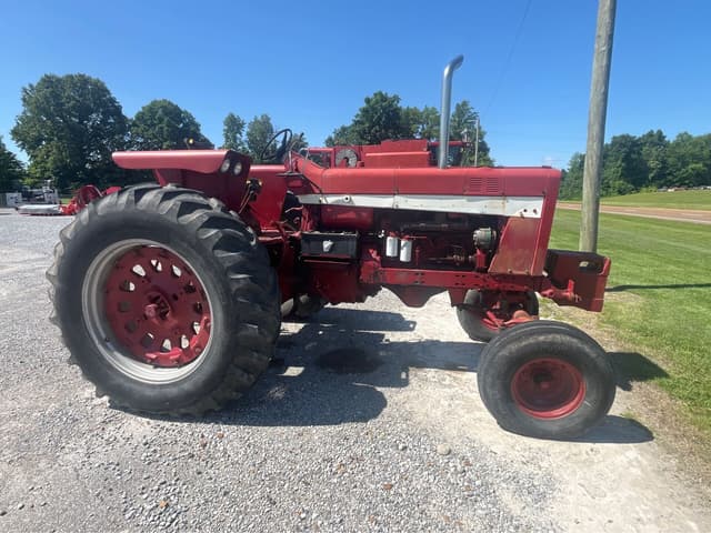 Image of International Harvester 856 equipment image 1