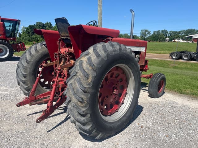 Image of International Harvester 856 equipment image 2