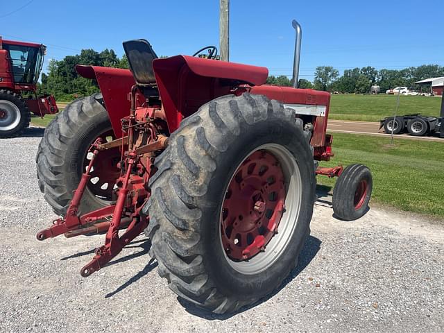 Image of International Harvester 856 equipment image 2