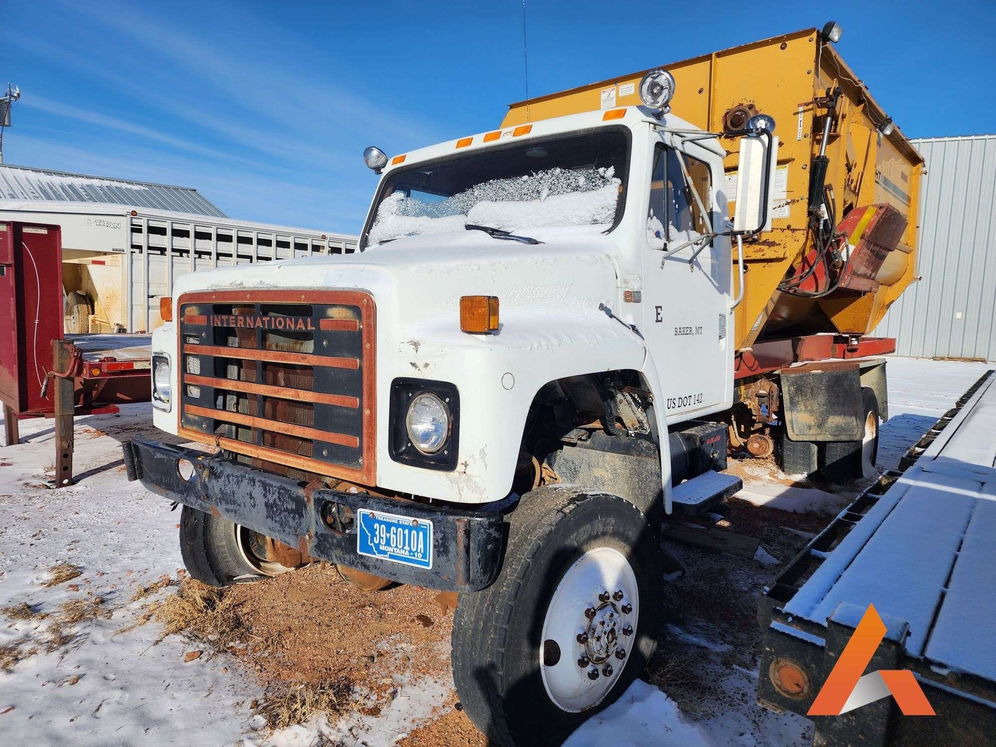 1986 International S1800 Equipment Image0