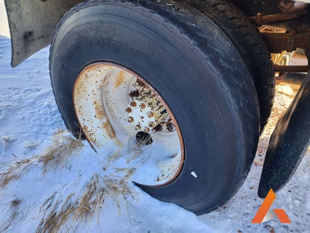 Image of International S1800 equipment image 3