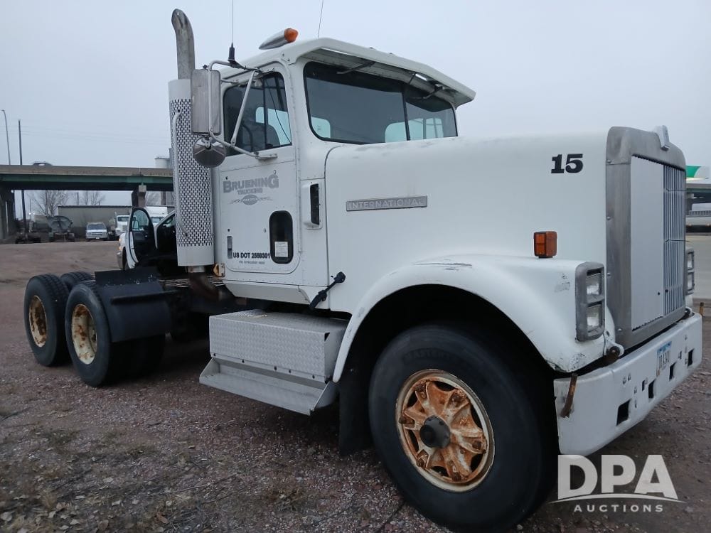 1986 International 9370 Equipment Image0