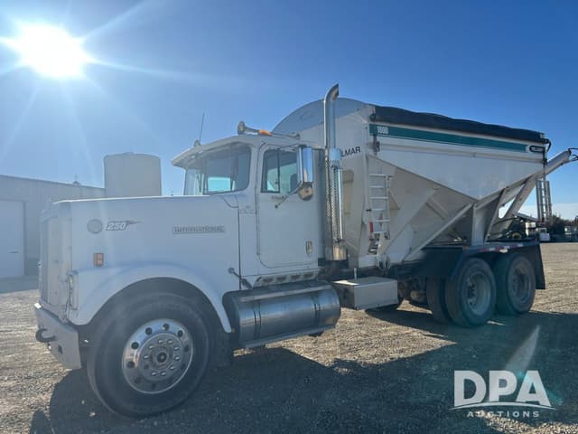 Image of International 9370 equipment image 1