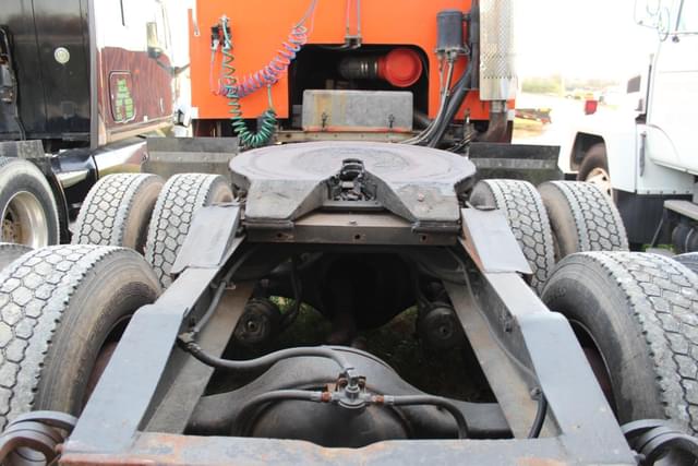 Image of International 9600 equipment image 4