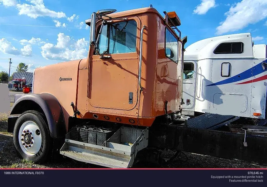 1986 International F9370 Equipment Image0