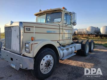 Main image International F9370