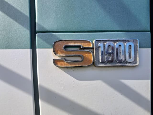 Image of International S1900 equipment image 4