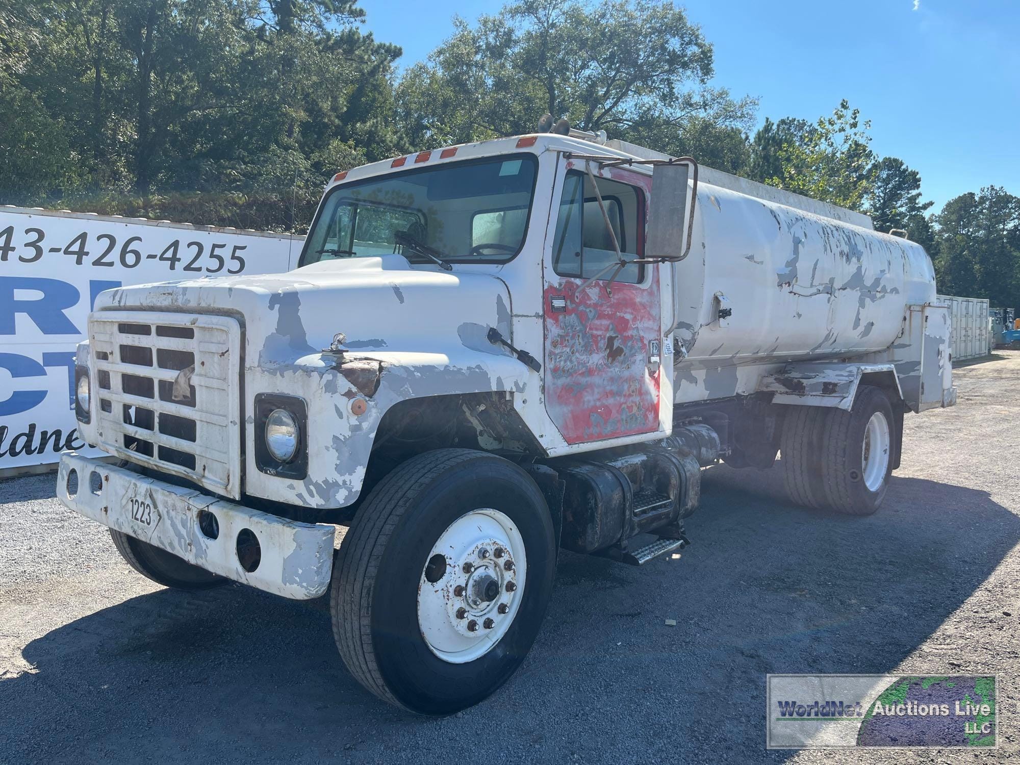 Main image International S1900