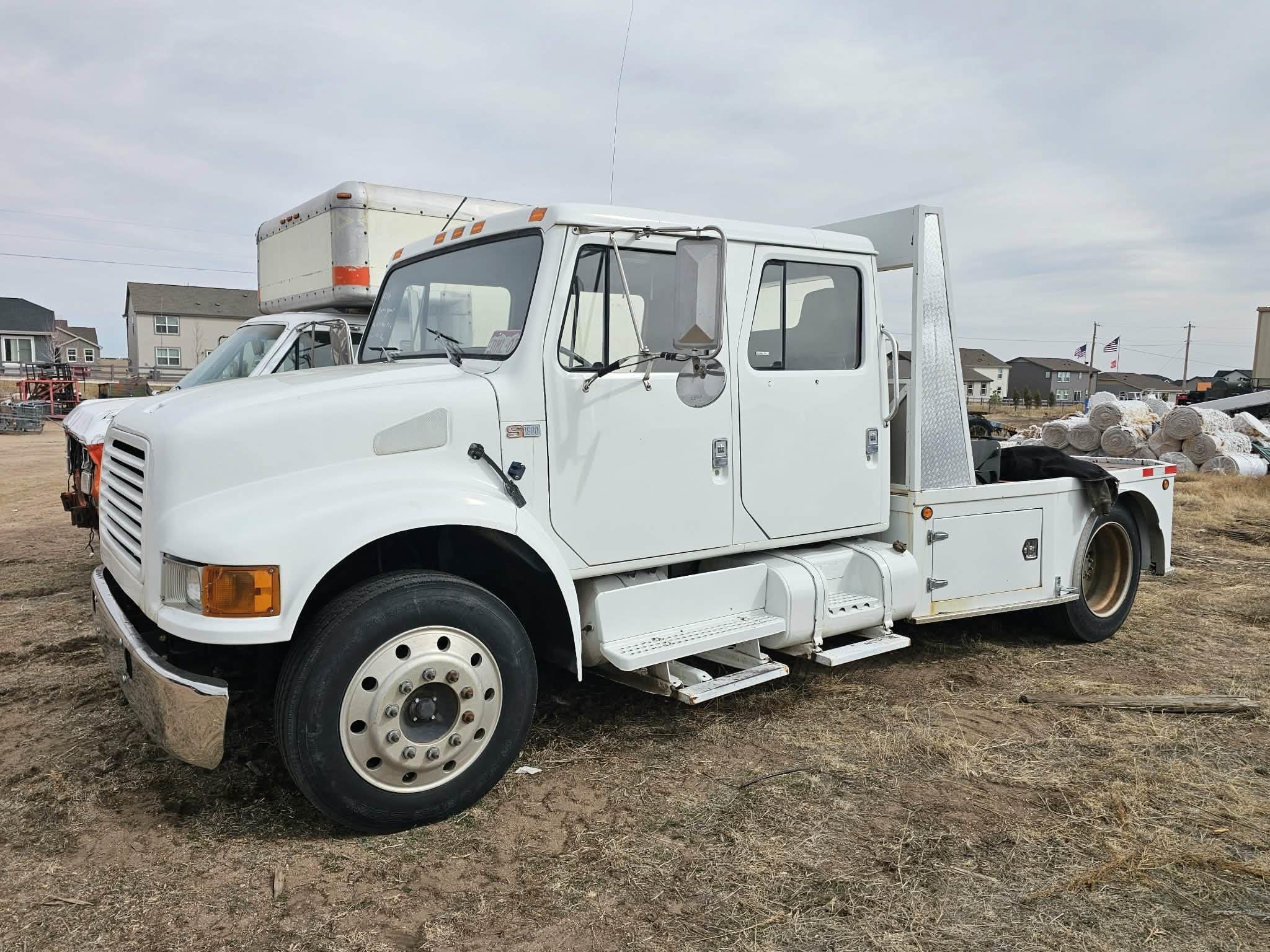 1986 International S1900 Equipment Image0