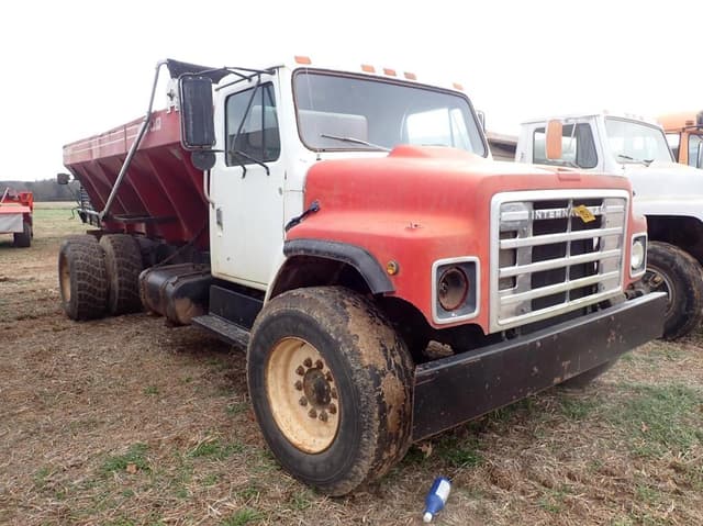 Image of International S1900 equipment image 1