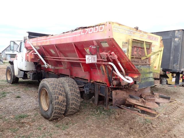 Image of International S1900 equipment image 3