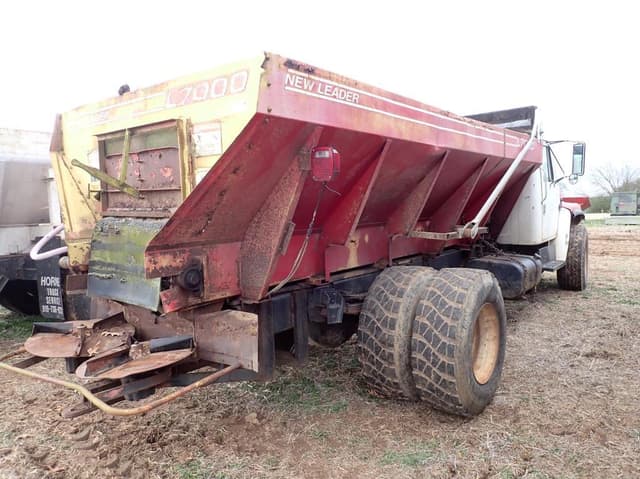 Image of International S1900 equipment image 2