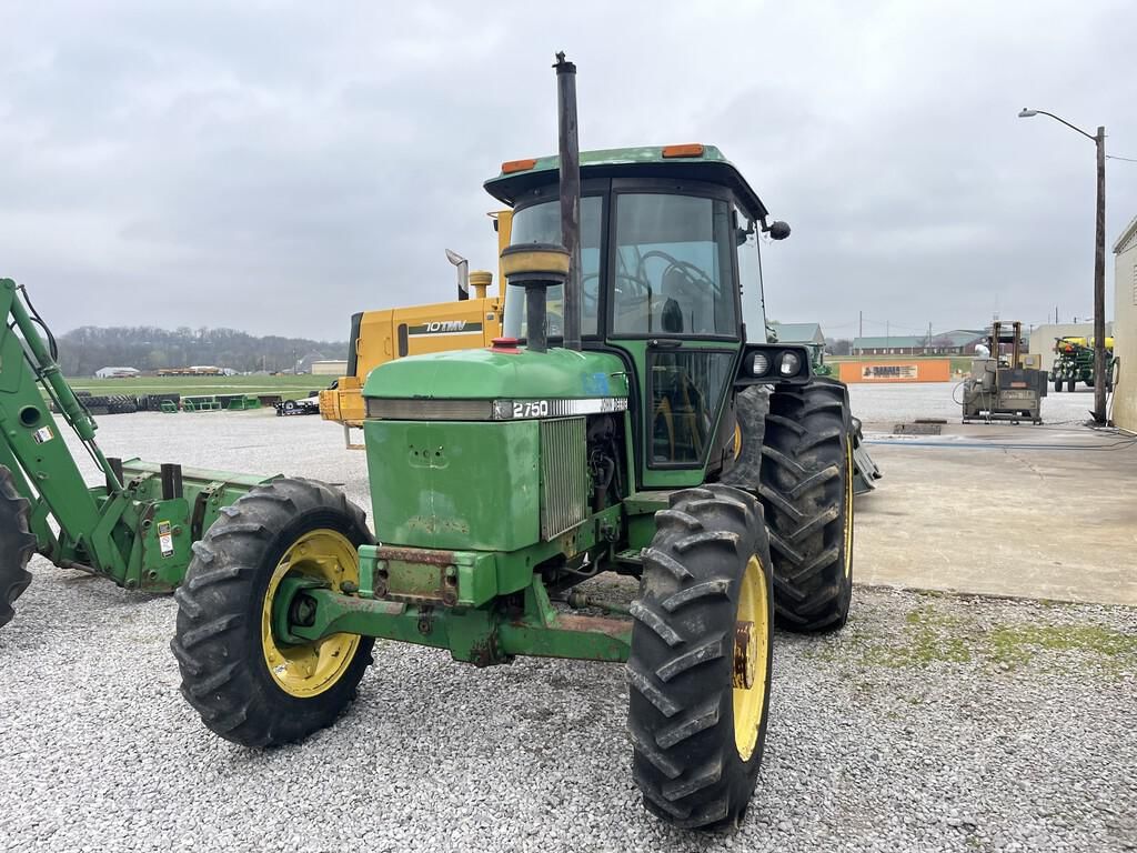 Main image John Deere 2750