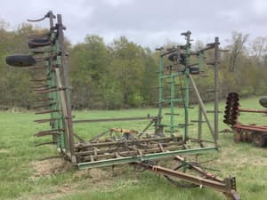 1986 John Deere 1010 Image