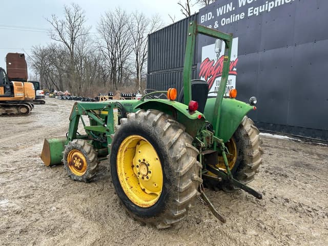 Image of John Deere 1050 equipment image 1