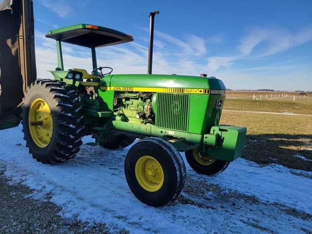 Image of John Deere 2950 equipment image 3