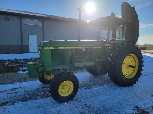Image of John Deere 2950 equipment image 1