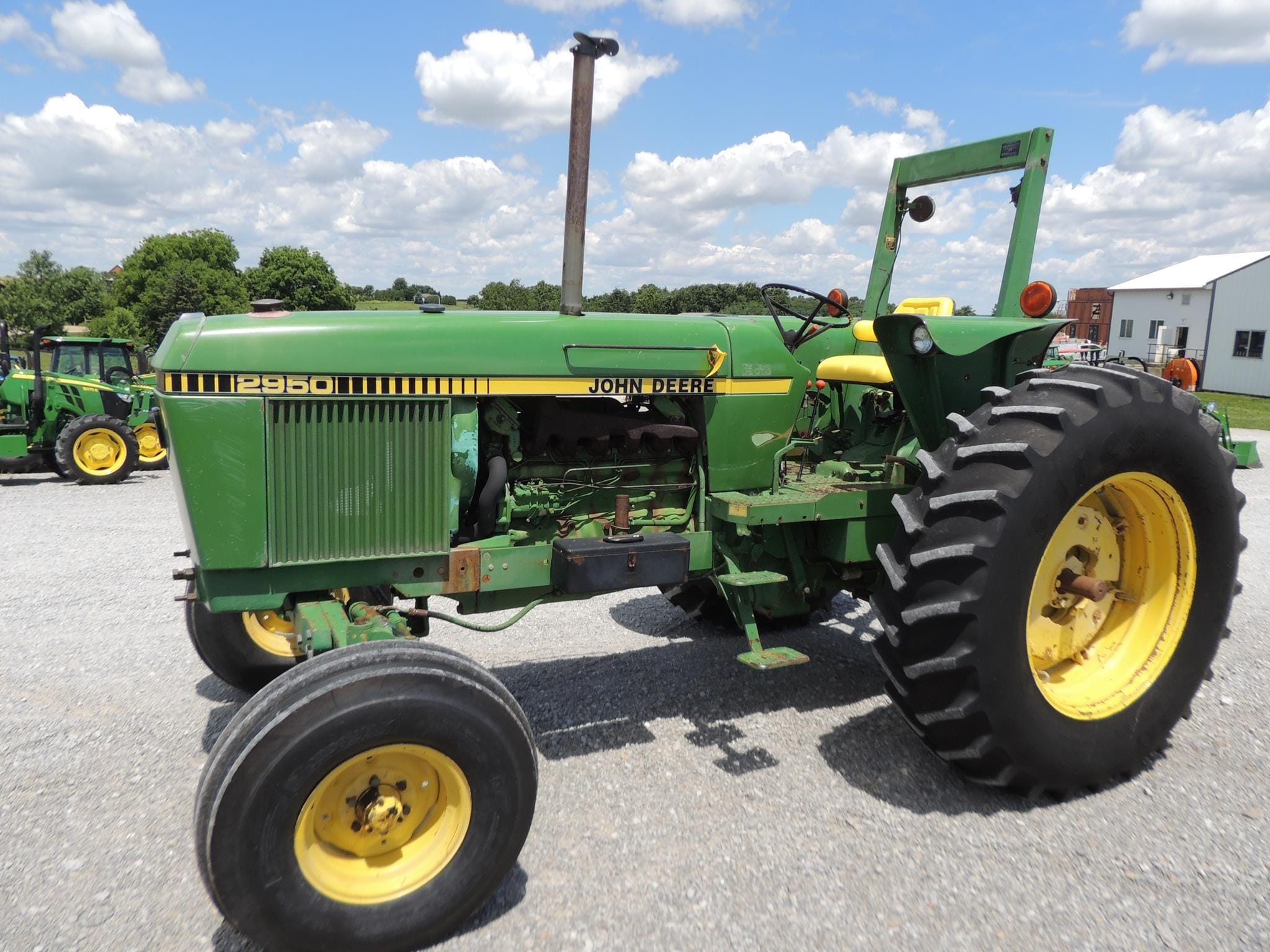 1986 John Deere 2950 Equipment Image0