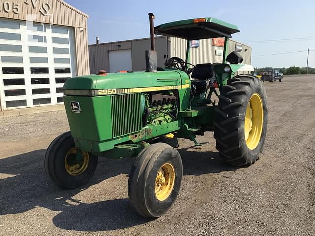 Image of John Deere 2950 equipment image 3