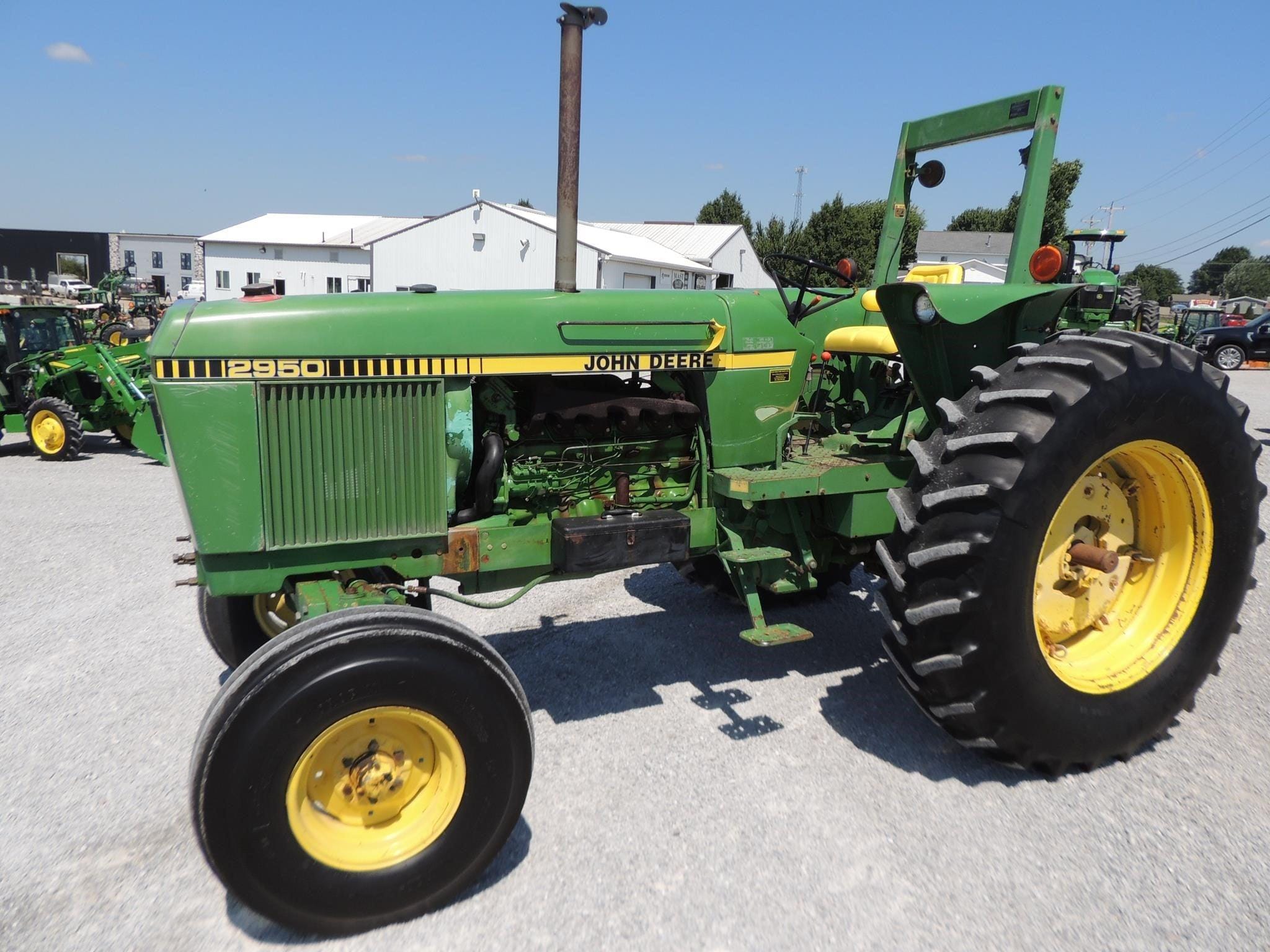 1986 John Deere 2950 Equipment Image0