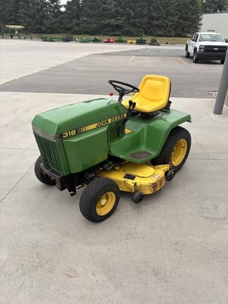 Image of John Deere 318 equipment image 3