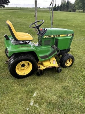 1986 John Deere 318 Image