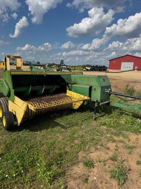 Image of John Deere 337 equipment image 1