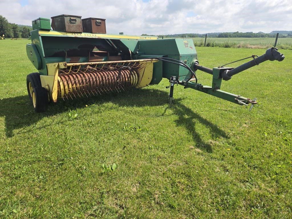 1986 John Deere 347 Equipment Image0