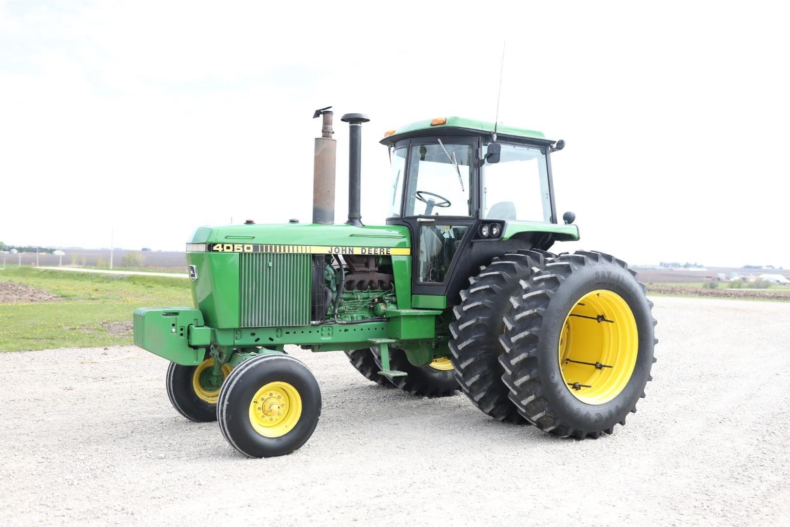 1986 John Deere 4050 Equipment Image0