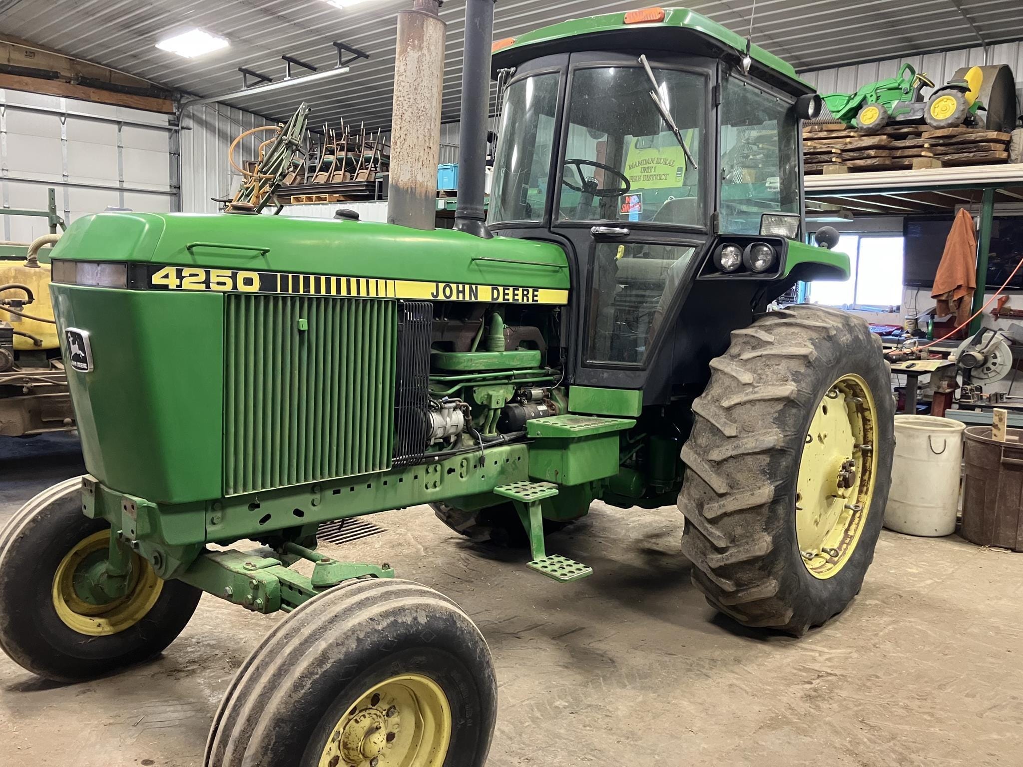 1986 John Deere 4250 Equipment Image0