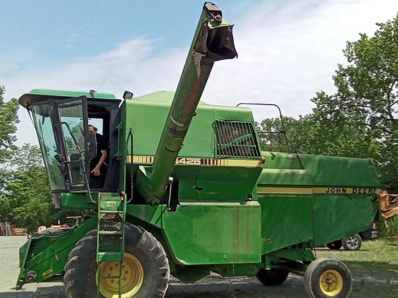 1986 John Deere 4425 Equipment Image0