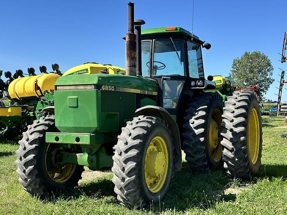 Image of John Deere 4850 equipment image 2