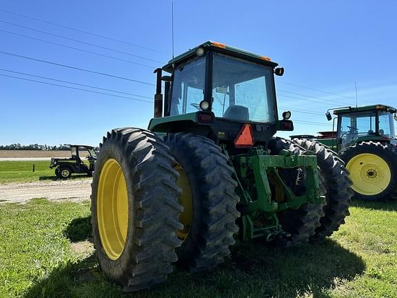 Image of John Deere 4850 equipment image 4