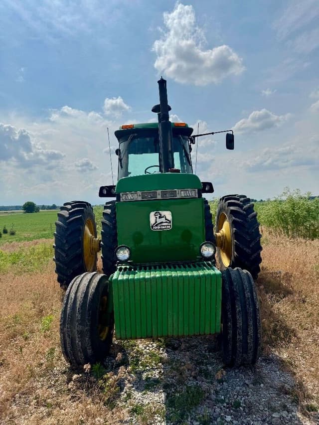 Image of John Deere 4850 equipment image 1