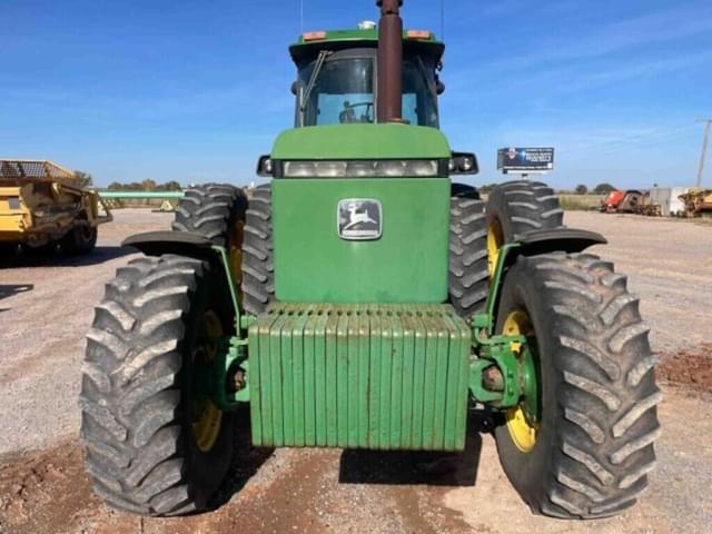 Image of John Deere 4850 equipment image 1