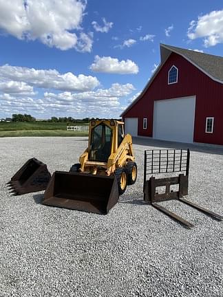 Image of John Deere 575 equipment image 1