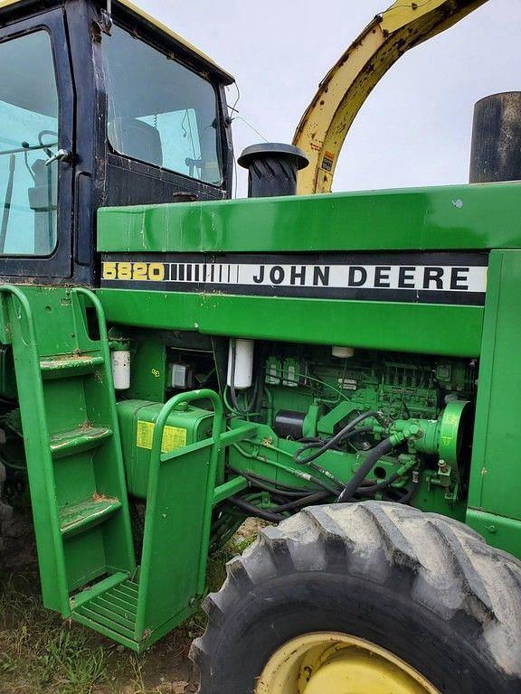 Image of John Deere 5820 equipment image 3