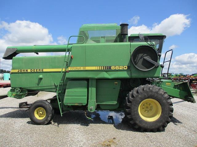 Image of John Deere 6620 Titan II equipment image 3