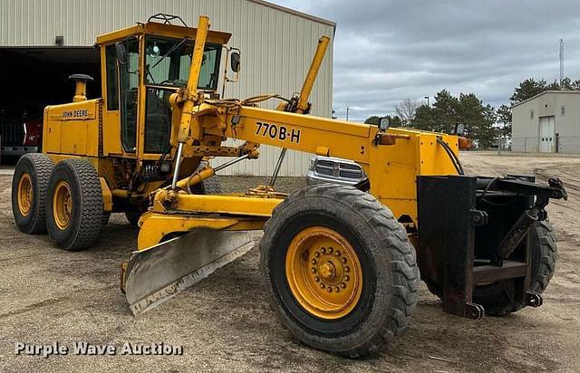 Image of John Deere 770BH equipment image 2