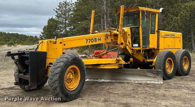 Image of John Deere 770BH Primary image
