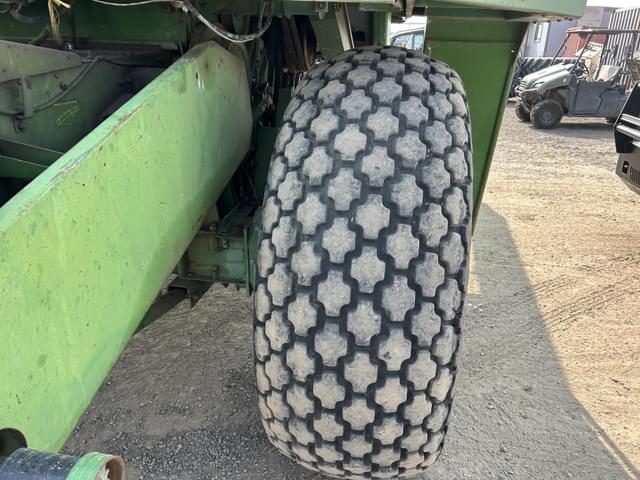 Image of John Deere 7720 equipment image 4